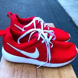Nike Boys Roshe One 599728-605 Red Running Shoes Sneakers Size 4.5Y